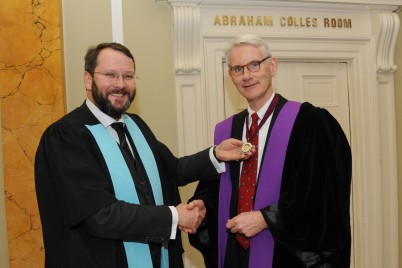 Professor Clive Lee, outgoing President of the Biological Society and Professor Anatomy, RCSI, hands over the chain of office to incoming Society President Professor Frank Murray, Registrar of the Royal College of Physicians in Ireland, Consultant Gastroenterologist in Beaumont Hospital and Associate Professor of Medicine at RCSI at the 81st Biological Society Inaugural Meeting which took place in the Albert Lecture Theatre in RCSI on Friday 31st January 