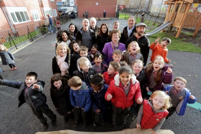 Pictured is Prof Hannah McGee, Dean of the Faculty of Medicine and Health Sciences, RCSI; Lord Mayor Críona Ní Dhálaigh; Maria Kelly, REACH RCSI manager and local children and residents of York Street, Dublin at the opening of a new community play amenity and garden in York Street Flat Complex. This was the culmination of a year-long community partnership project between local residents of York Street, the REACH RCSI programme, Dublin City Council (DCC), the Department of Children and Youth Affairs. The amenity was unveiled to local children from York Street and from St Enda’s National School, Whitefriar Street who had great fun on the day