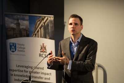 Pictured (l-r) is Professor David Henshall (RCSI Professor of Molecular Physiology and Neuroscience) speaking at the first innovation showcase co-hosted by RCSI and Trinity College Dublin, held on Tuesday 17th May. The showcase promoted examples of the next wave of biomedical and life sciences research being undertaken within both institutions and profile examples of successful spinout companies, commercialising academic research and ongoing industry engagements. It also highlighted how this knowledge transfer consortium will enhance research commercialisation and provide opportunities for industry to engage across both institutions. During his presentation, Professor Henshall explored the potential to manage diseases such as epilepsy by delivering novel treatments that are informed by genome interrogation as well as medical devices that monitor response to treatment in real-time.