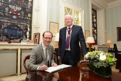 Pictured (l-r) is Professor Donald Low, Head of Thoracic Surgery & Thoracic Oncology, Seattle and Director of the Oesophageal Centre for Excellence signing the guest book with Prof Patrick Broe, President, in the President’s Office. More than 400 surgeons attended the annual ‘Charter Day’ meeting in RCSI held from 6th-8th of February. The Charter Day meetings provide the surgical community with an opportunity to come together to discuss challenges, issues and new developments within surgery. This year marks the 230th anniversary of the foundation of RCSI by Royal Charter.