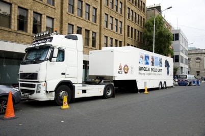 Pictured outside RCSI at 121 St Stephen’s Green is the Mobile Surgical Skills Unit which will set off from Dublin to Arusha, Tanzania, equipped with surgical training technology such as Virtual Reality simulators to train surgical trainees in hospitals across five of the ten COSECSA countries. The unit is on display this morning