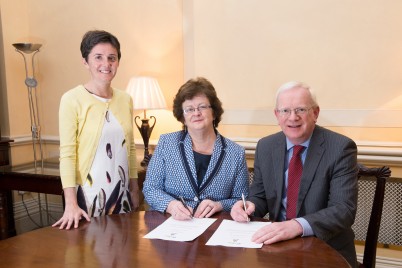 Pictured (l-r) is Dr Helena Kelly, School of Pharmacy, RCSI; Professor Hannah McGee, Dean of the Faculty of Medicine and Health Sciences, RCSI; and Professor Vincent Cunnane, President, IT Sligo. On 26th June, RCSI and IT Sligo signed an agreement which provides a pathway for graduates of IT Sligo’s BSc (Hons.) in Pharmaceutical Science with Drug Development to progress to the RCSI Master of Pharmacy (Five Year) Programme. Read more at http://bit.ly/RCSISLIGO 